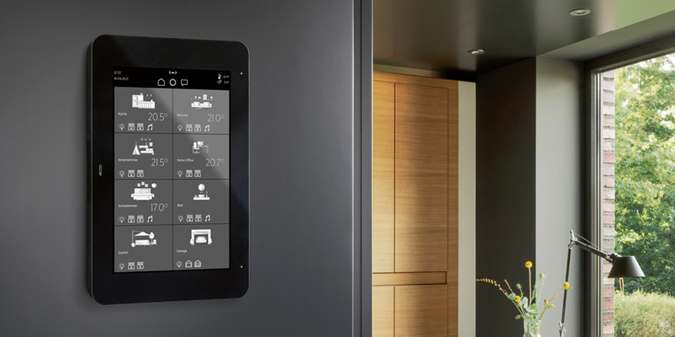 JUNG Smart Panel 8 bei Elektro-Hahn in Burghaun