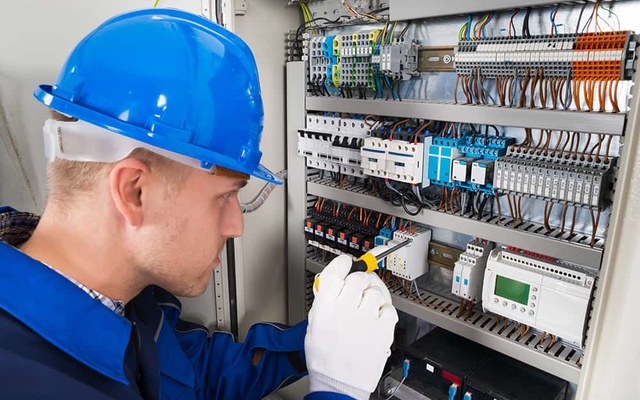 Elektroniker für Energie- und Gebäudetechnik (m/w/d) bei Elektro-Hahn in Burghaun